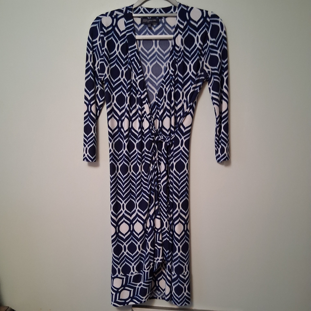 Jones New York Signature Geometric Patterned Blue and White Wrap Dress Size S